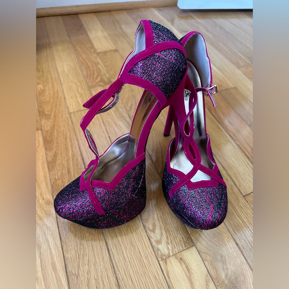 Quips Fuchsia Velvet Platform Heels Size 9